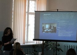 Виступ студентки 52-мам групи Наталії Нижник із презентацією на тему:  ,,Перспективи спеціальності ,,Маркетинг,,